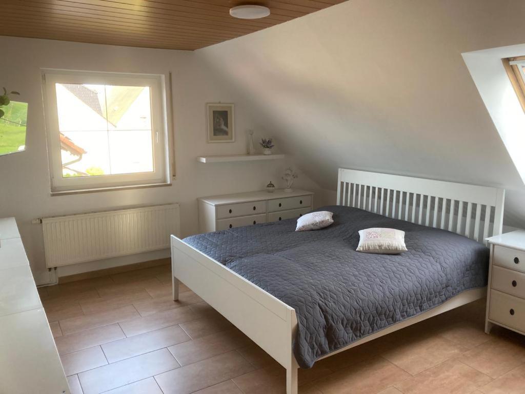 Apartament Gaestezimmer Zum Waldsachsener Grund Meerane Zewnętrze zdjęcie